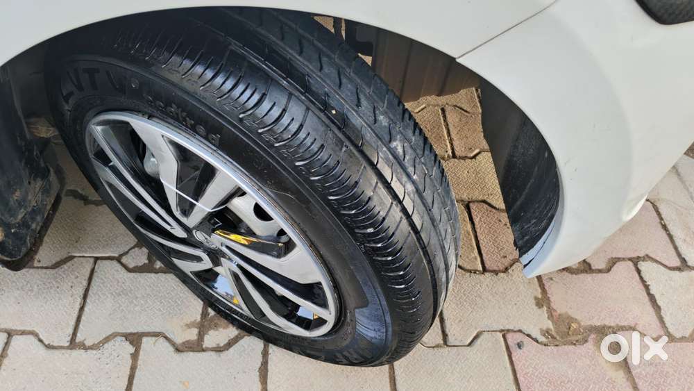 Hyundai Xcent 1.2l Kappa Dual Vtvt 5-speed Manual Base, 2019, Cng & ..