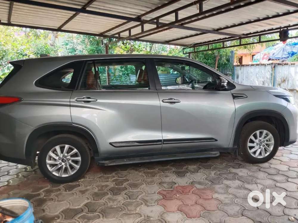 Toyota Innova Hycross 2.0 2024