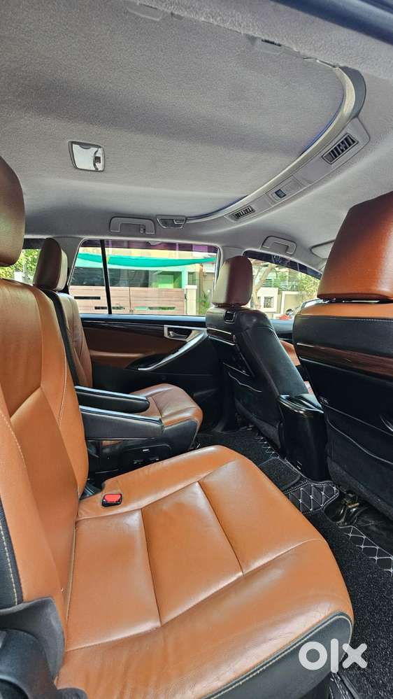 Toyota Innova Crysta 2.8z Automatic, 2016, Diesel