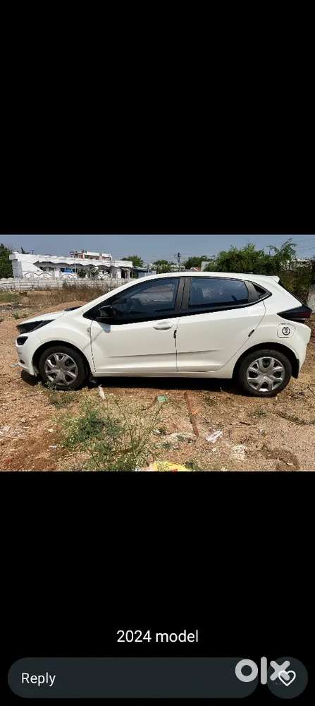 Tata Altroz Petrol 2024