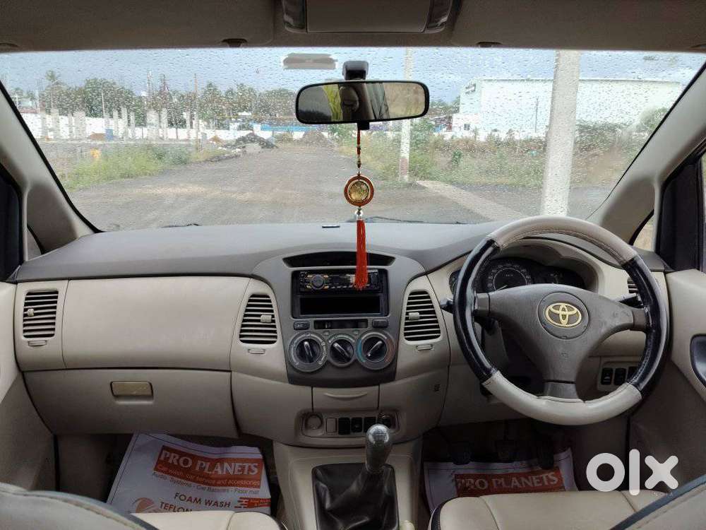 Toyota Innova 2.5 G (diesel) 8 Seater, 2011, Diesel