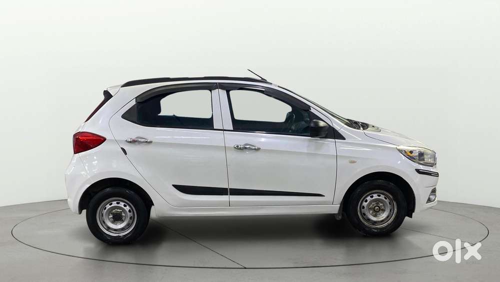 Tata Tiago Xe, 2017, Petrol