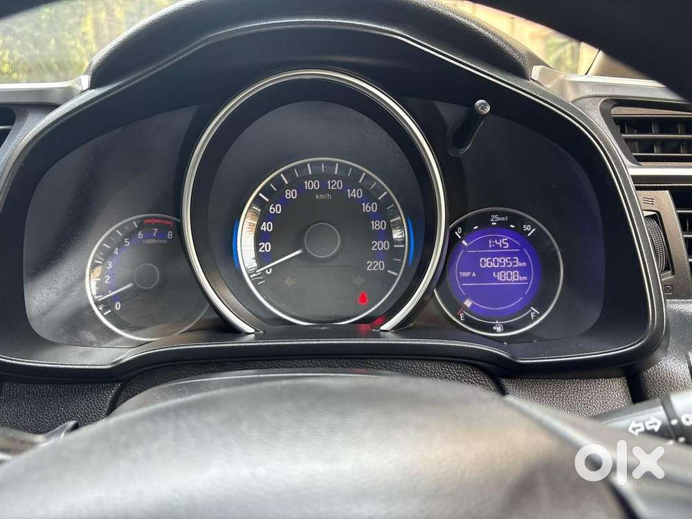 Honda Jazz 1.2 I-vtec – Best For Long Drives & City Driving
