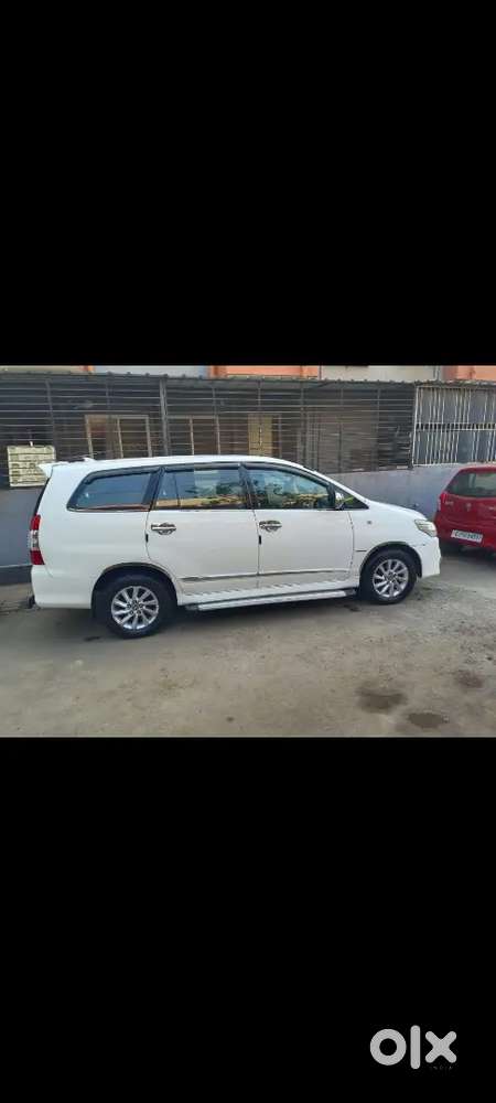 Toyota Innova 2014 Diesel 130000 Km Driven