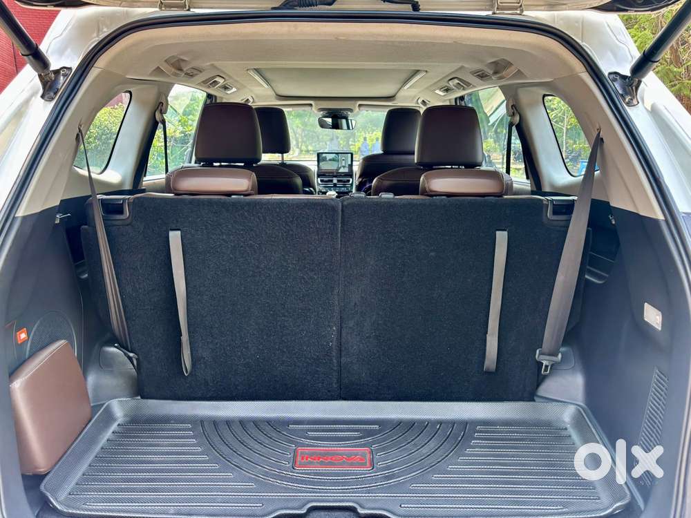 Toyota Innova Hycross 2.0 Zx (o) Hybrid 7 Str, 2023, Petrol