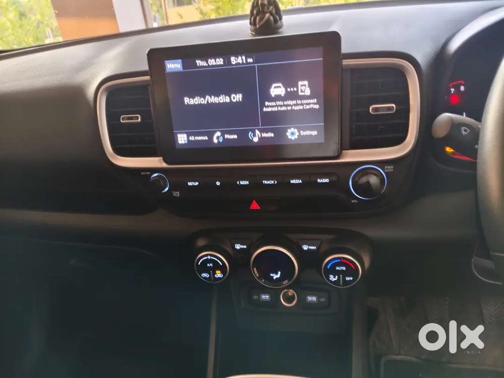 Hyundai Venue 2021 Petrol 28000 Km Driven First Owner