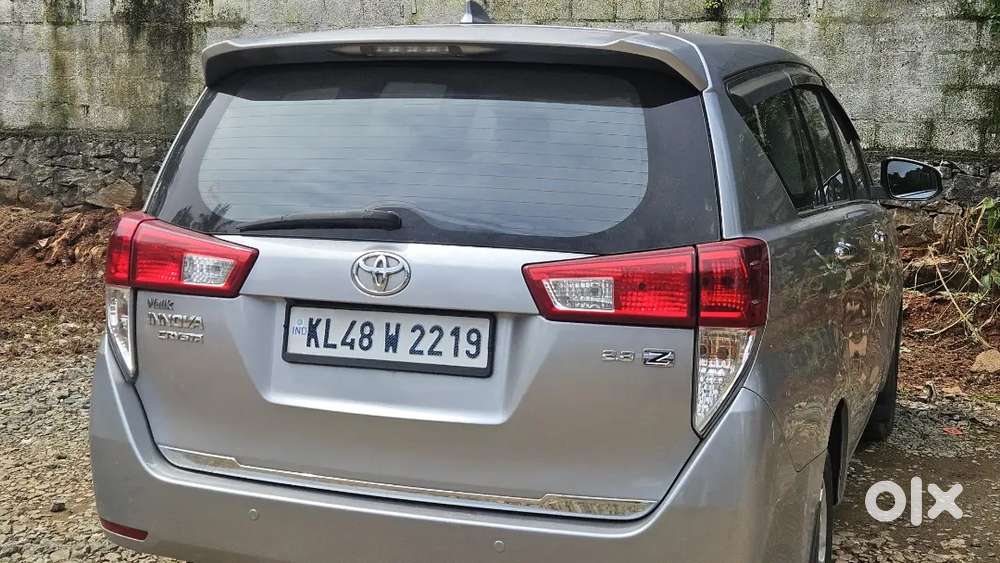 Toyota Innova Crysta 2.8z Automatic 2016