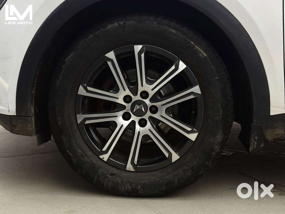 Mahindra Xuv700 2.0 Ax 7 Petrol At Str, 2022, Petrol