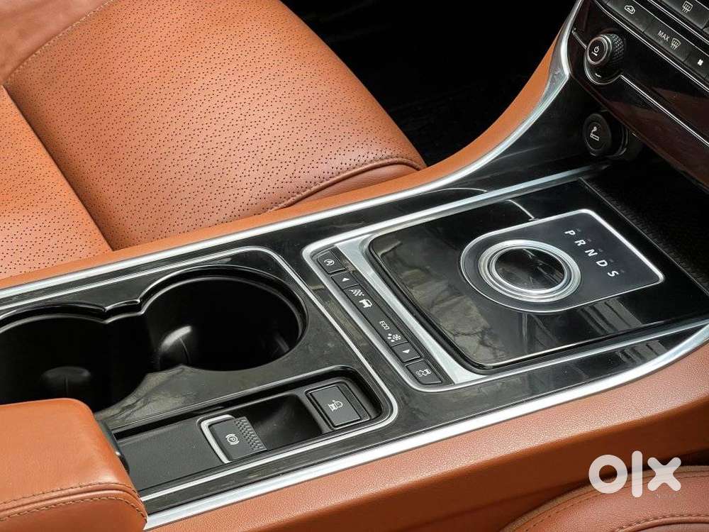 Jaguar Xe Portfolio, 2016, Petrol