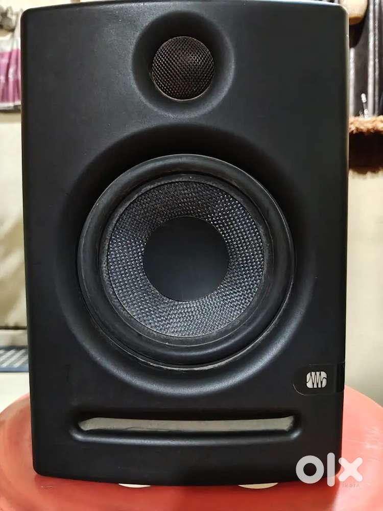 Studio setup-Studio Speakers, Audio Card, Speaker Stand and mic setup