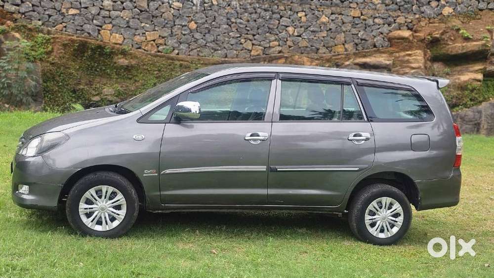 Toyota Innova 2.5 G (diesel) 7 Seater Bs Iv, 2011