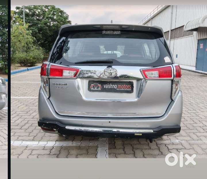 Toyota Innova Crysta 2.8 Gx At 8 Seater, 2017, Diesel