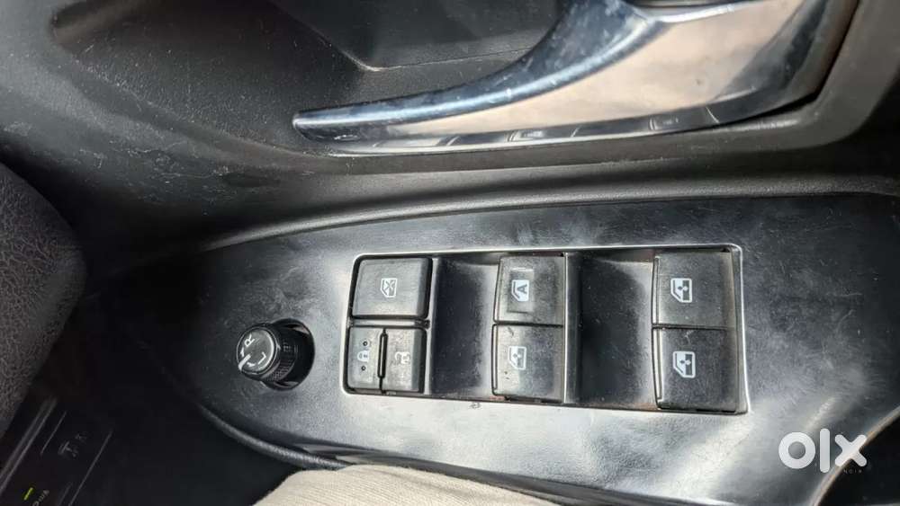Toyota Innova Crysta [2020-ongoing] 2.4 Gx 7 Str, 2017, Diesel