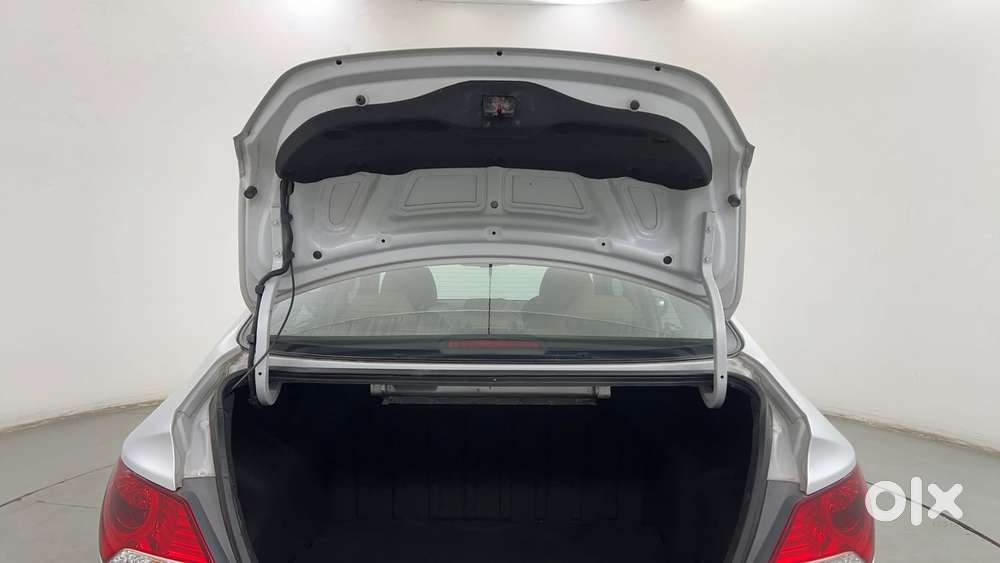 Hyundai Verna 1.6 Vtvt Sx, 2012, Petrol
