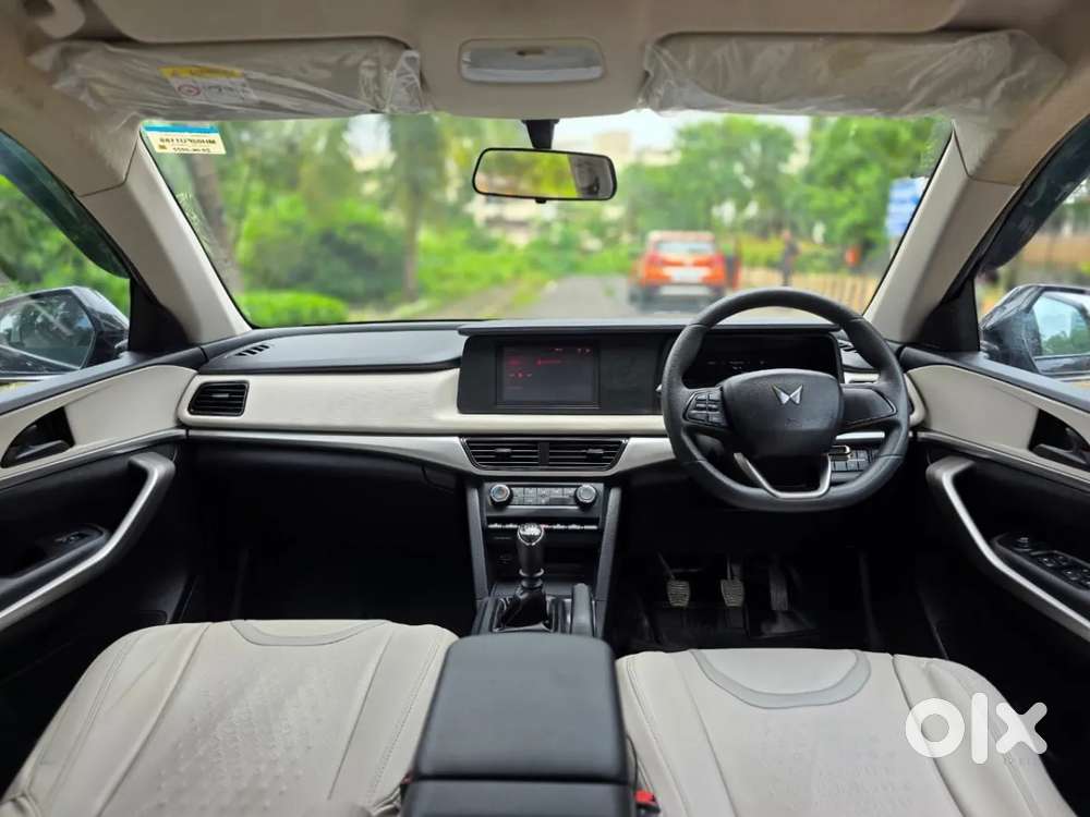 Mahindra Xuv700 2.2 Mx Diesel Mt 5 Str, 2022, Diesel
