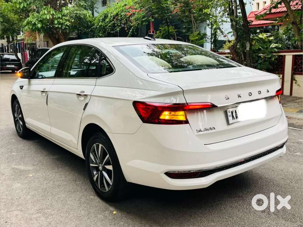 Skoda Slavia Ambition 1.0l Tsi Mt, 2022, Petrol