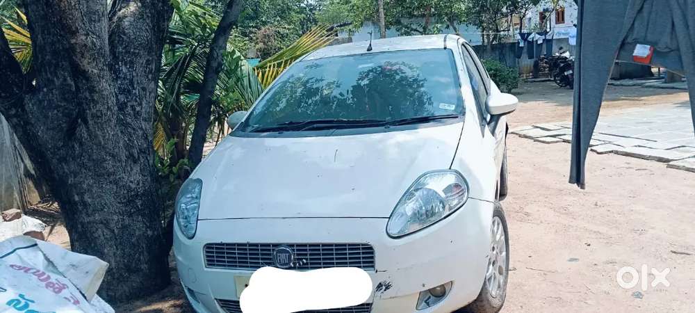 Fiat Punto 2012 Diesel 80000 Km Driven