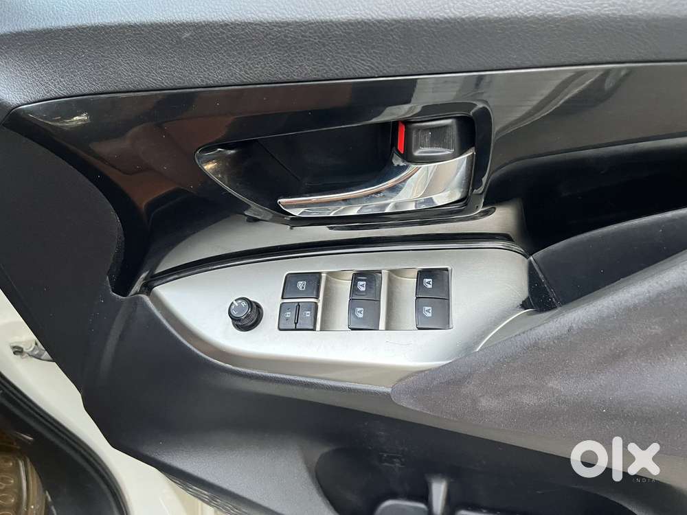 Toyota Innova Crysta 2.4 V, 2017, Diesel