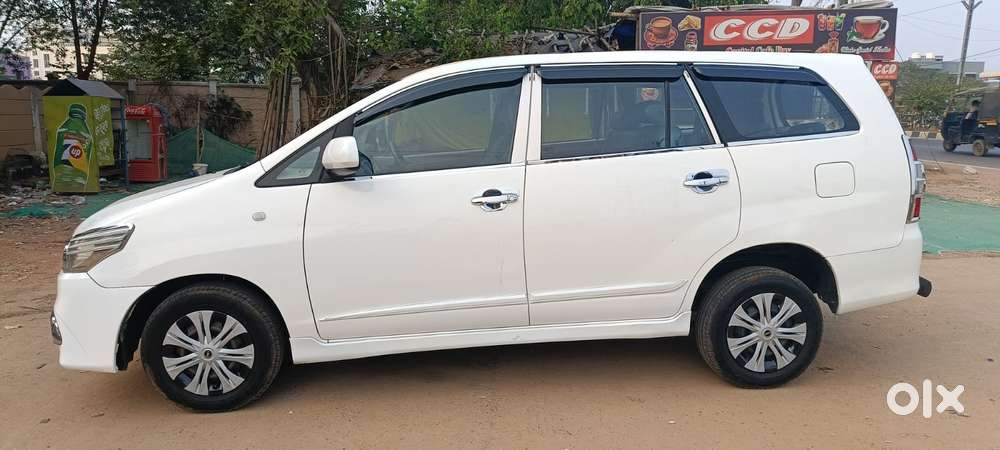 Toyota Innova 2.5 G (diesel) 8 Seater, 2015, Diesel