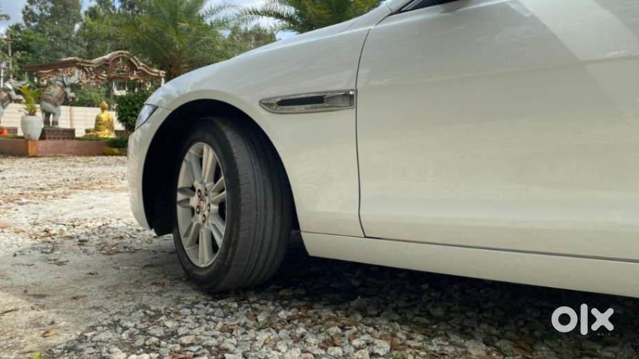 Jaguar Xe Prestige, 2017, Petrol