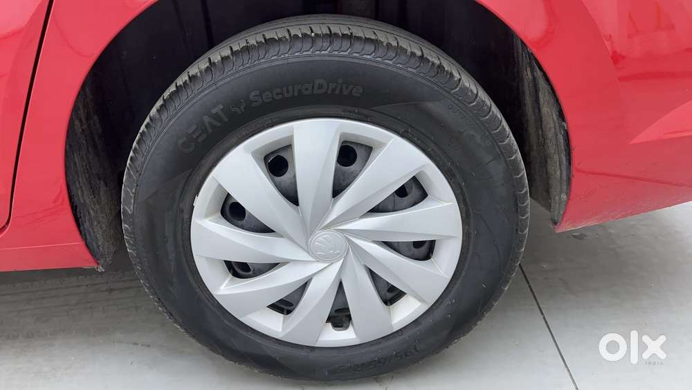 Skoda Slavia Active 1.0l Tsi Mt, 2023, Petrol