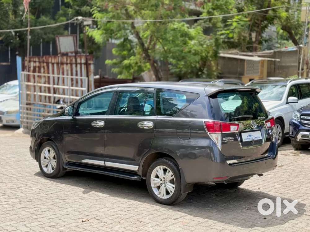 Toyota Innova Crysta 2.8 Zx At 7 Seater, 2016, Diesel