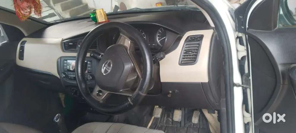 Car Sel Kar Raha Hun