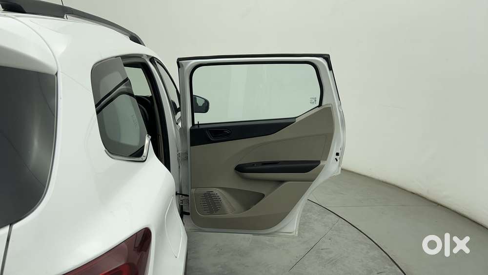 Renault Triber Rxt, 2022, Petrol