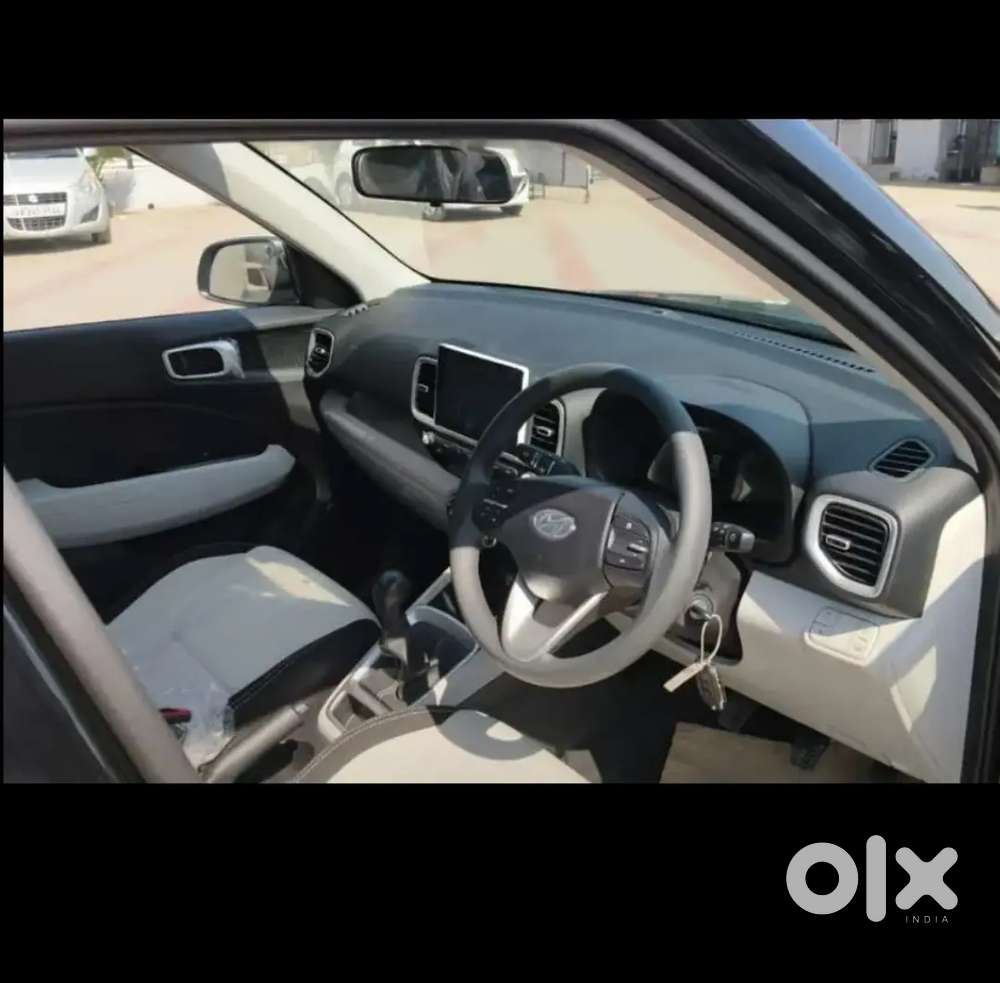 Hyundai Venue Petrol 2024