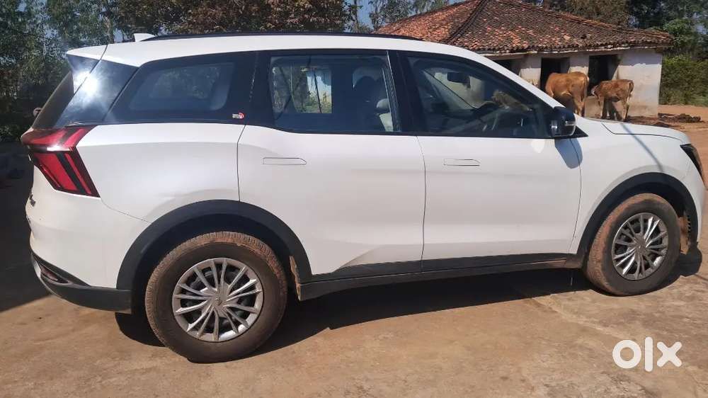 Mahindra Xuv700 2.2 Ax3 Diesel Automatic 5seater