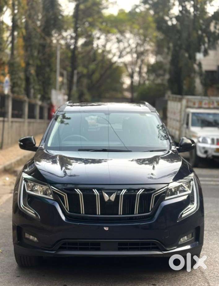 Mahindra Xuv700 2.0 Ax 3 Petrol At 5 Str, 2024, Petrol