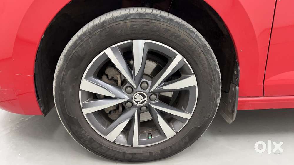 Skoda Slavia Style 1.0l Tsi At, 2024, Petrol