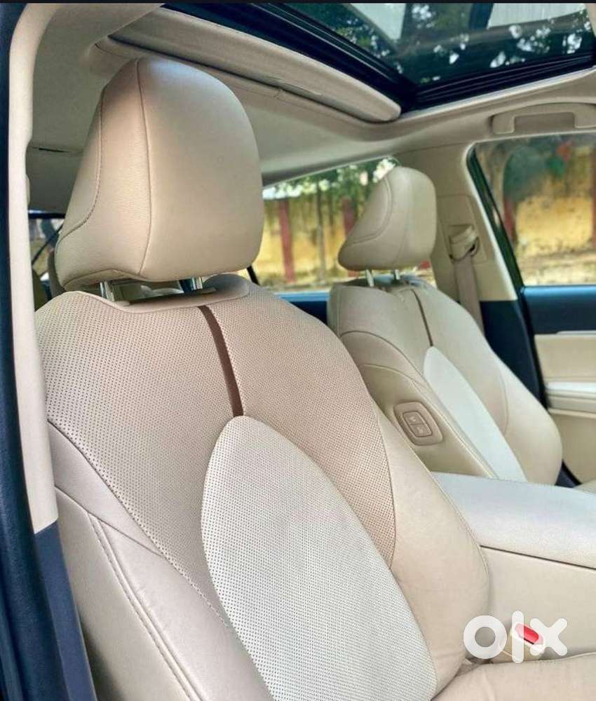 Toyota Camry Hybrid, 2022, Petrol