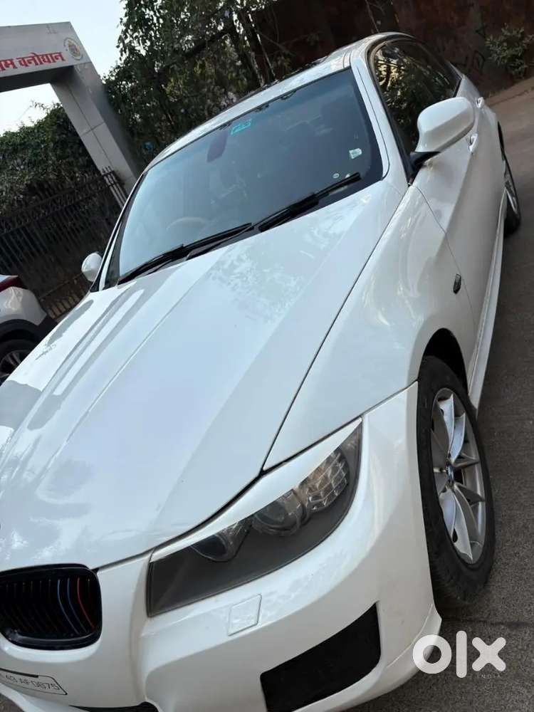 Bmw 320i 2010  White Beast