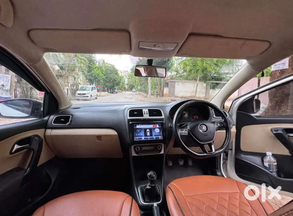 Volkswagen Polo 2015 Manual Year