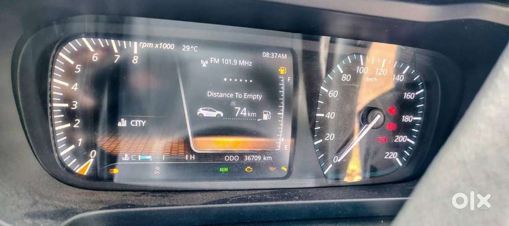 Single Owner Tata Altroz Xz  36k Km  No Accident-excellent Condition