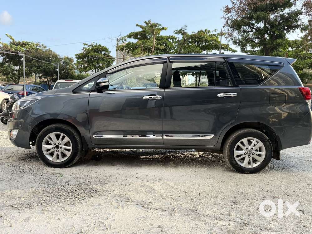 Toyota Innova Crysta 2.8 Gx At 8 Seater, 2017, Diesel