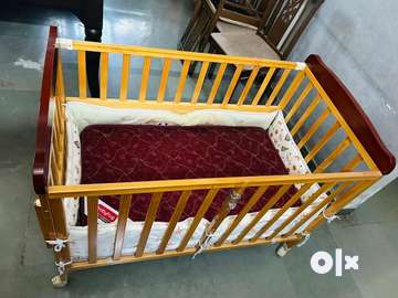 Babyhug hamilton wooden cot sale
