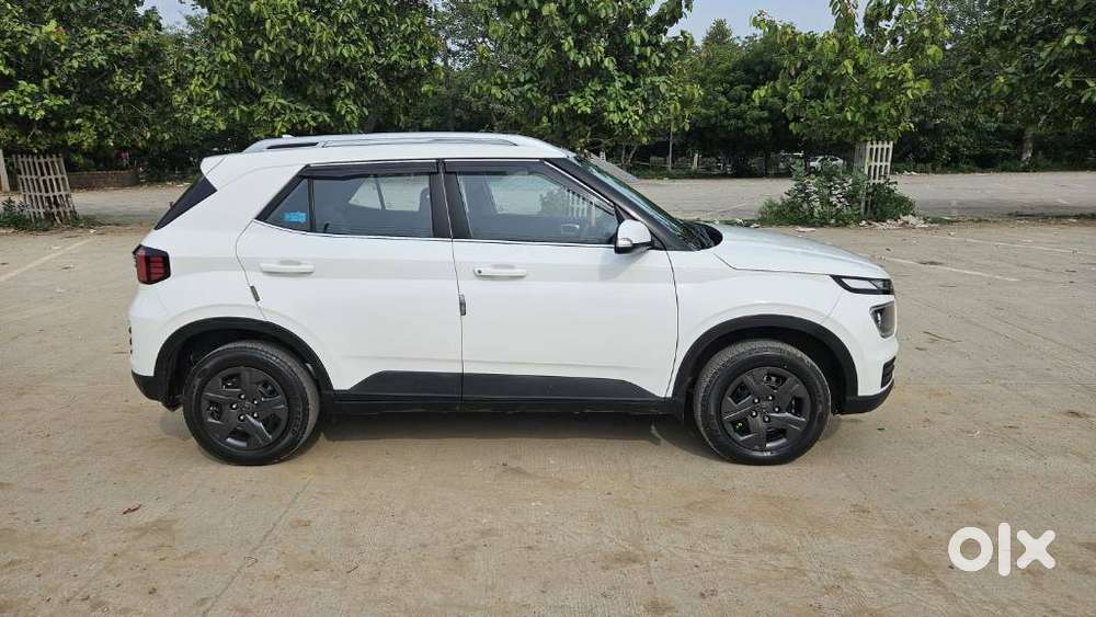 Hyundai Venue 1.2 S (o), 2023, Petrol