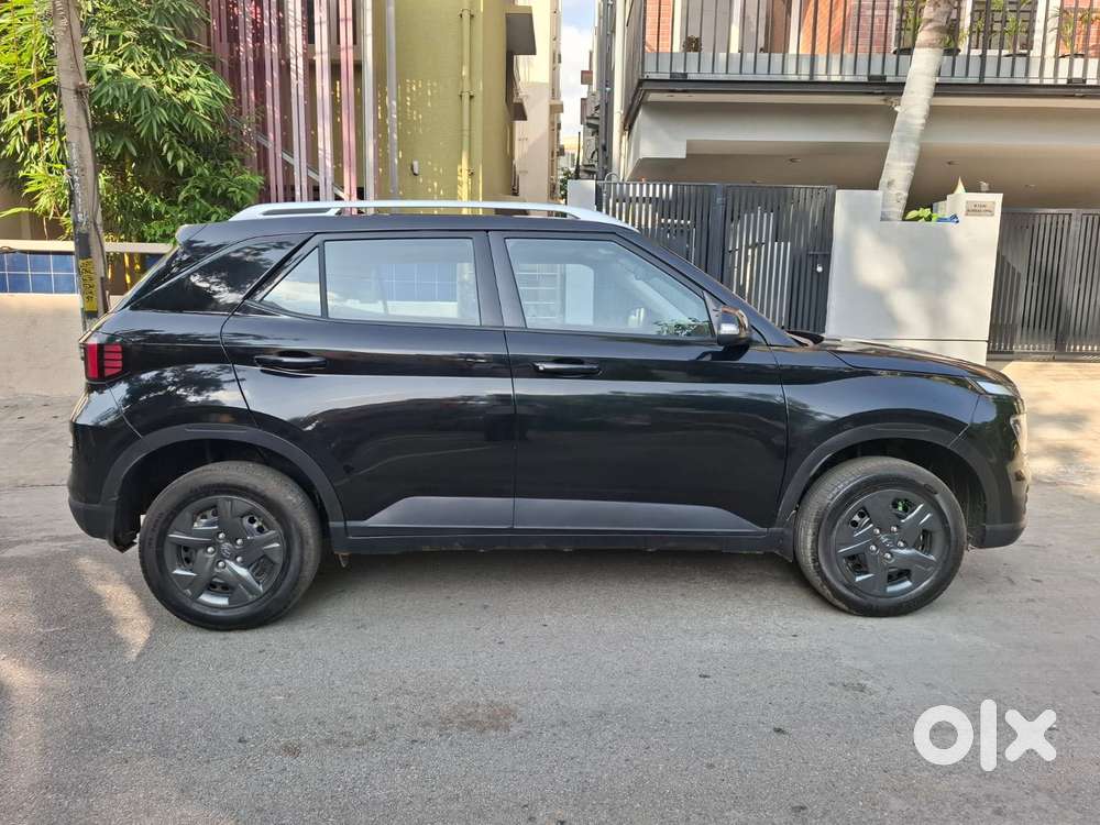 Hyundai Venue 1.2 S (O), 2025, Petrol