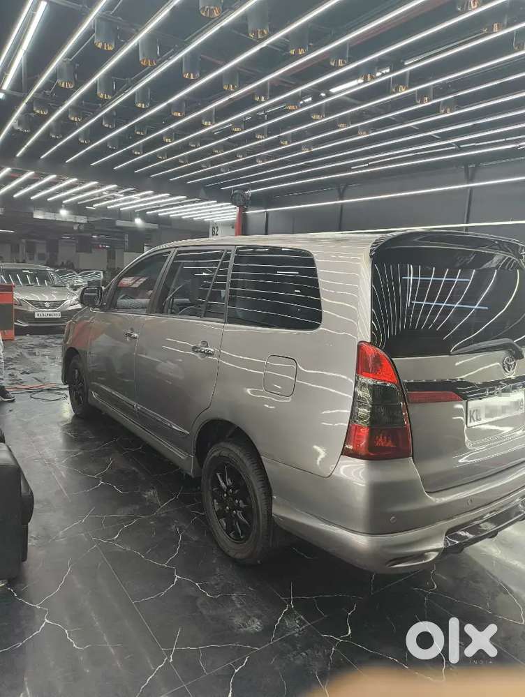 Toyota Innova 2.5 Diesel 2011 Family Used Good Condition