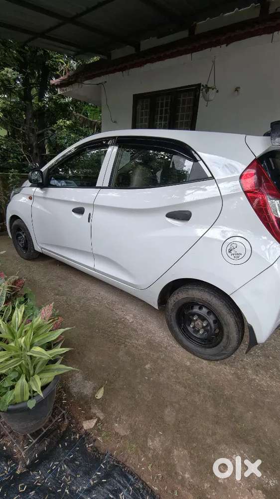 Hyundai Eon Era 2016 Petrol Manual, 2017 Registration