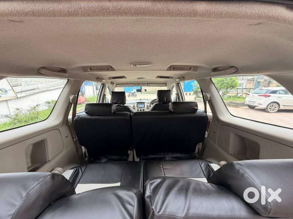 Toyota Innova 2.5 G (diesel) 8 Seater, 2015, Diesel