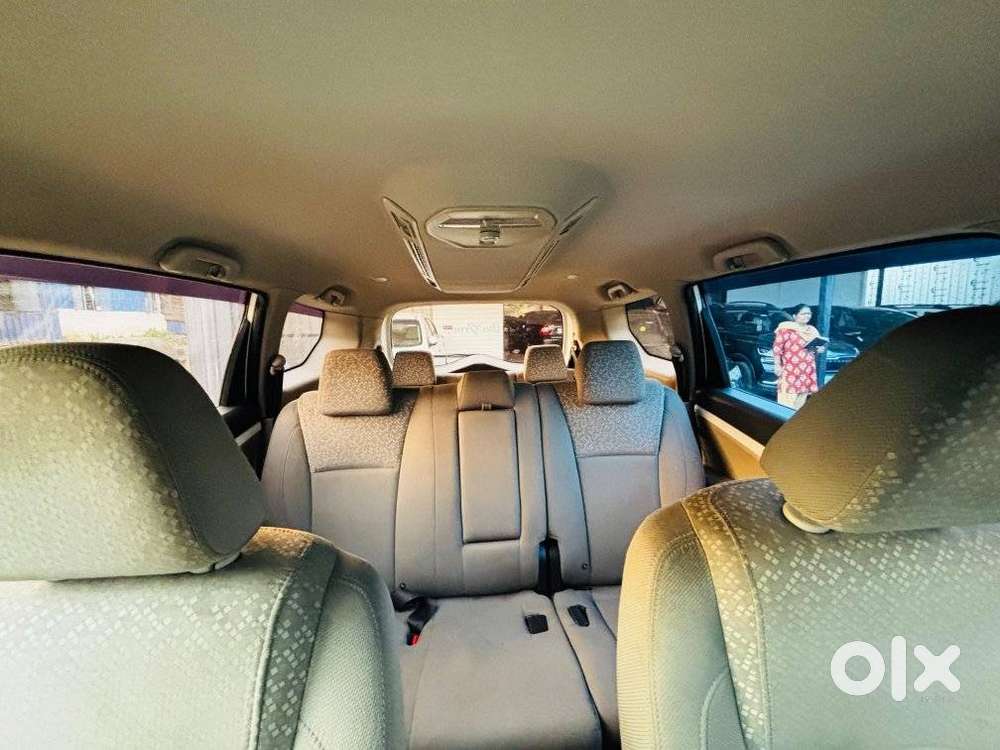 Mahindra Marazzo M6, 2019, Diesel