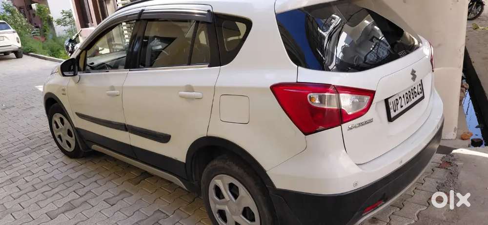 पर्सनल यूज कार न्यू कंडीसन एक रूपया लगे की कोई जरूरत नहीं है