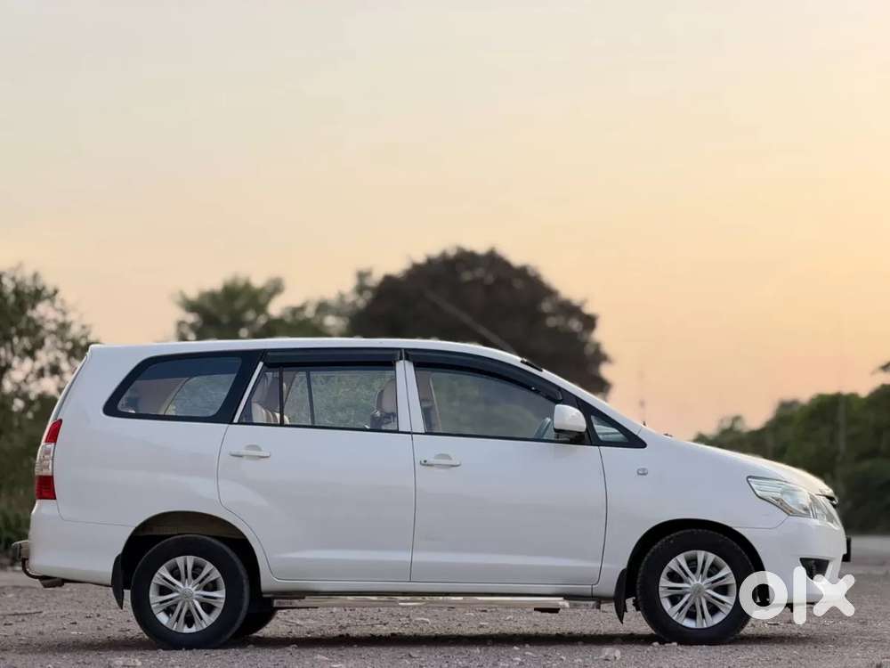 Toyota Innova 2.5 Gx 8 Str Bs-iii, 2015, Diesel