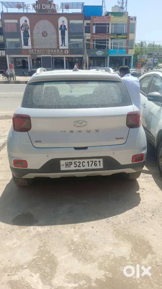 Hyundai Venue Top Model Turbo.