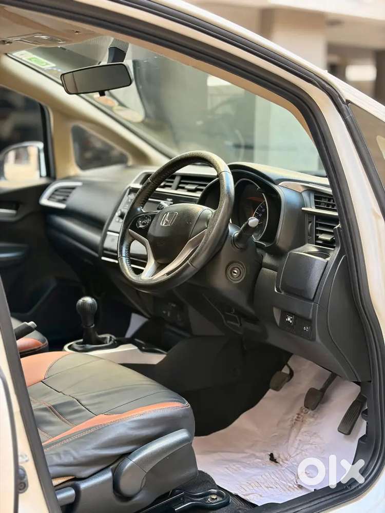 Honda Jazz 2015 Cng & Hybrids Well Maintained
