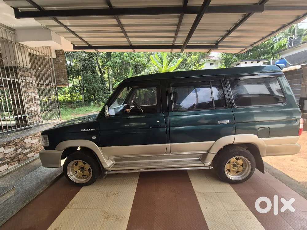 Toyota Qualis Rs