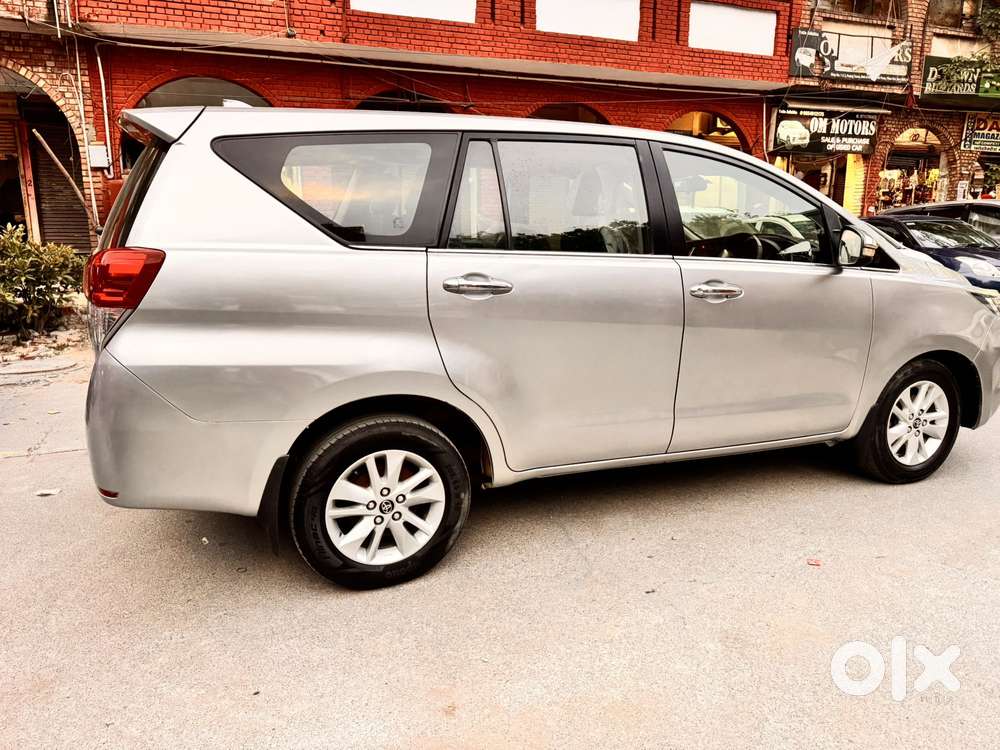 Toyota Innova Crysta 2.4 V 7 Str, 2016, Diesel